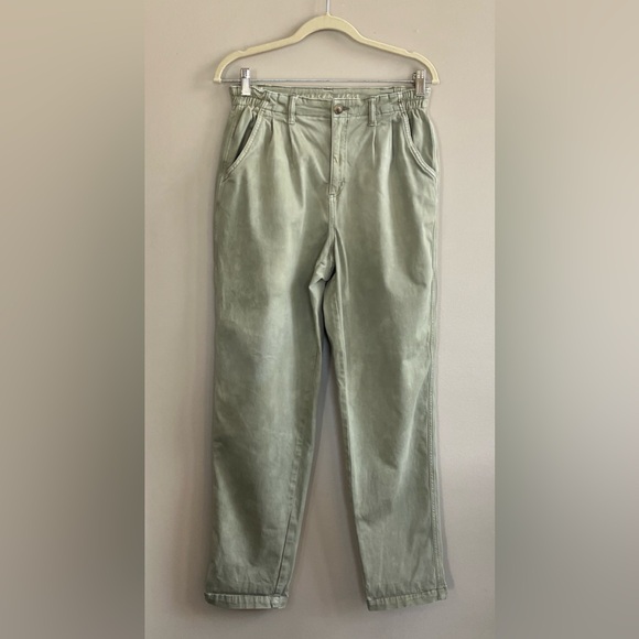 American Eagle Outfitters Denim - American Eagle high waisted stretch olive green jeans size 8 long